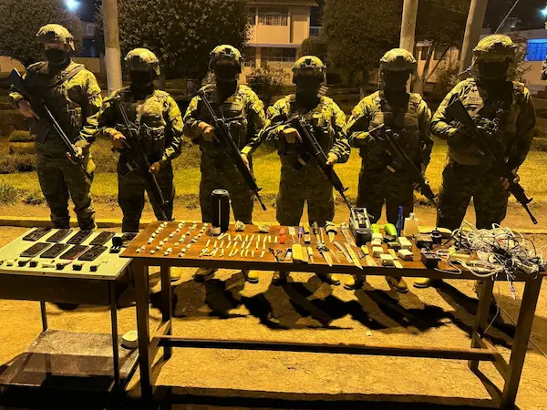 Ejército Ecuatoriano ejecuta operativo sorpresa en Riobamba