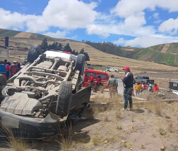 6 heridos en accidente de tránsito en brutal Alausí
