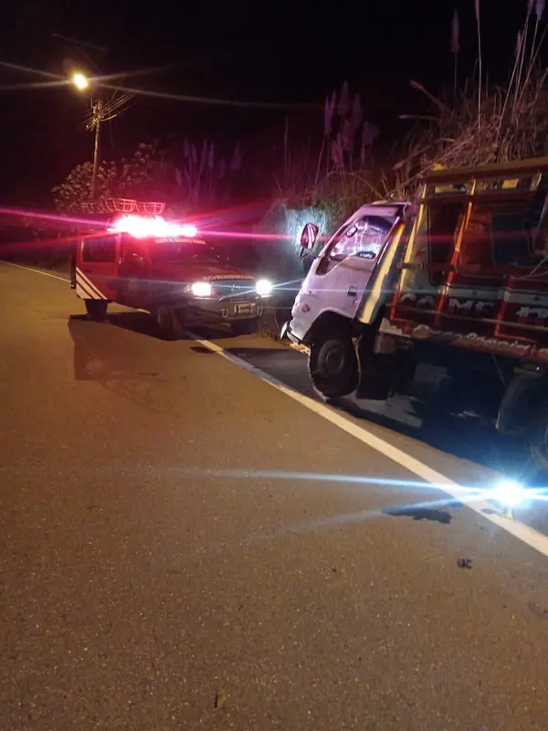 De inmediato, los 'Héroes de rojo' se movilizaron hasta el punto de la emergencia