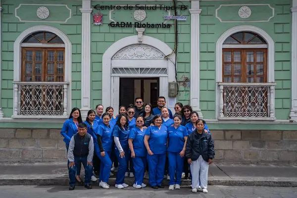 Centro de Salud Tipo B se ubica en la Larrea y Chile.