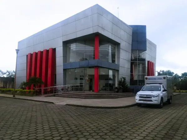 En el Centro Forense de Santo Domingo de los Tsáchilas se les practicó las autopsias que determina la ley