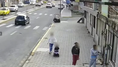 Familia completa robó en una librería de Riobamba