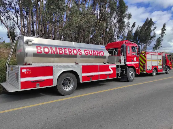 De inmediato movilizó sus equipos el Cuerpo de Bomberos del cantón Guano