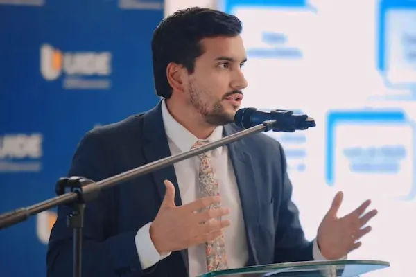 Ministro de Salud, Jimmy Martín