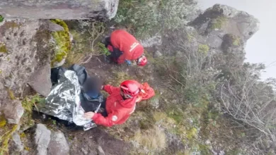 Rescatan a joven de 18 años tras caída en el Rucu Pichincha