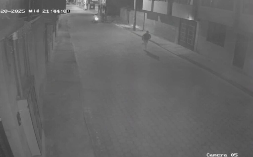 El joven intentó huir de los antisociales, pero, la moto fue más rápida