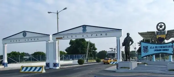 En la Base Aérea 'Eloy Alfaro', en Jaramijó, la consternación es general
