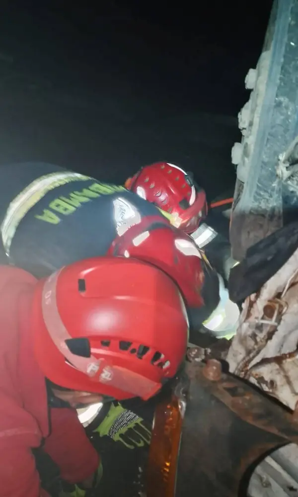 Labores de extricación debieron ejecutarse para rescatar los cadáveres de los infortunados ciudadanos