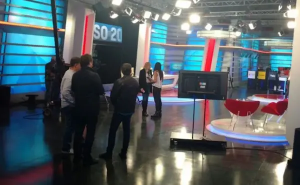 Estudio de televisión atacado