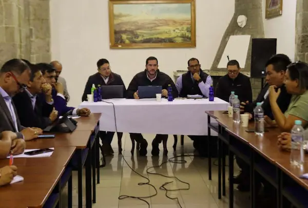 Gobierno y transportistas llegan a acuerdos preliminares tras varios cierres viales
