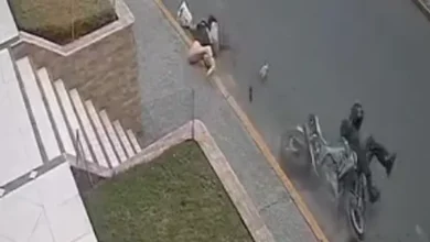 Mujer quedó inconsciente tras ser atropellada por una moto