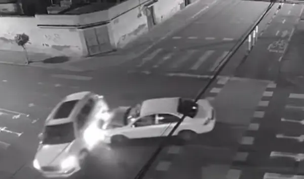 Terrible accidente de tránsito en Riobamba entre autos particulares