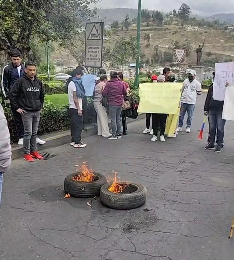 3 personas mueren por falta de insumos para diálisis en Ambato.