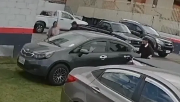Robo de 9 mil dólares 