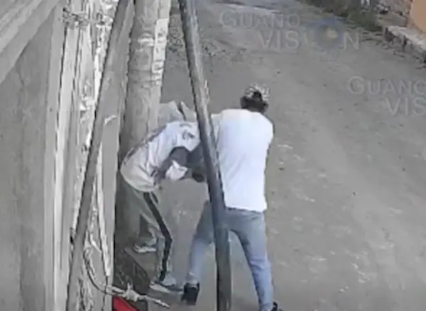 2 sujetos en moto asaltan a joven en el sector de la UNACH