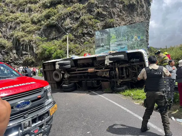 Volcamiento de bus