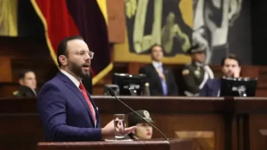 Gonzalo Albán durante su defensa en la Asamblea Nacional.