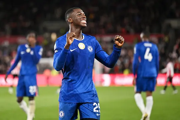 Moisés Caicedo debutará en la Champions League.