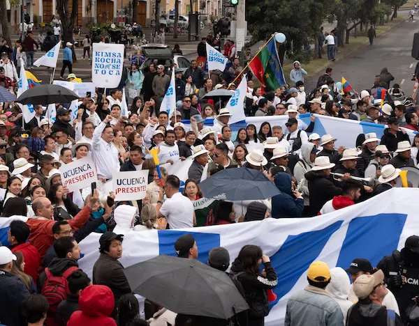 Cuenca se levanta contra Loma Larga más de 90.000 marcharon