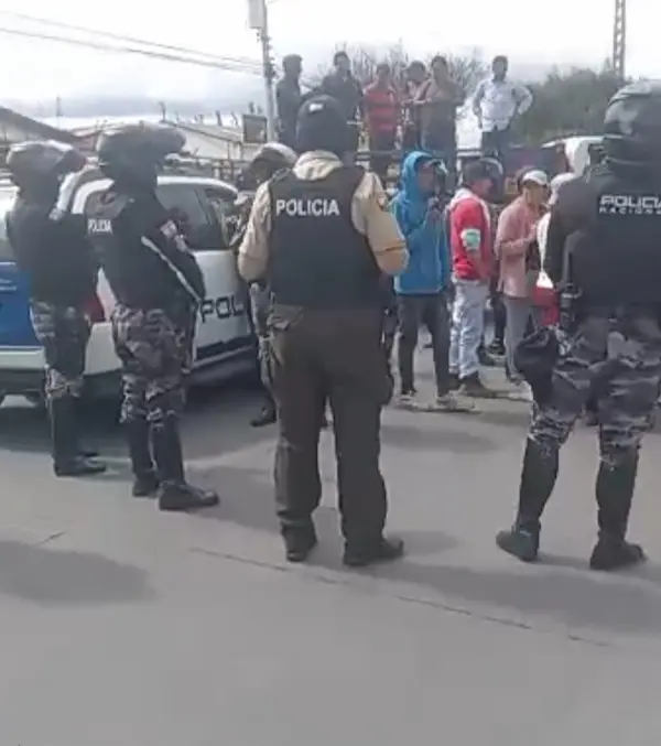 Delincuentes atrapados tras robar carro con gas en Riobamba