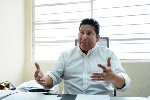 Ministerio de Trabajo denuncia vaciamiento de fondos en CNEL 