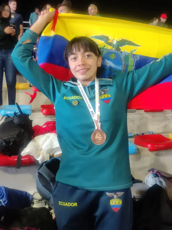 Gabriela Díaz representando a Ecuador.