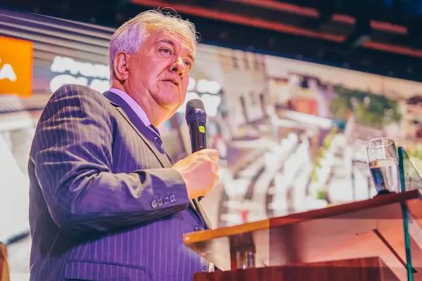 Gobierno y movimiento indígena inician diálogo en Ibarra tras una semana de protestas