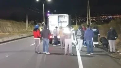 Hombre asesinado con 5 disparos en el Paso Lateral de Ambato.