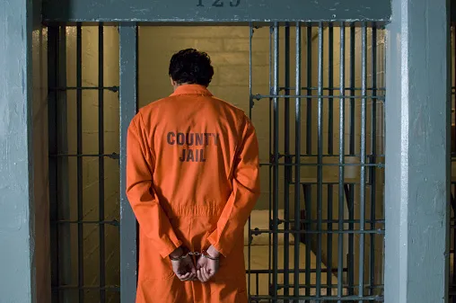Hombre envió a matar a su madre aunque estaba en la cárcel