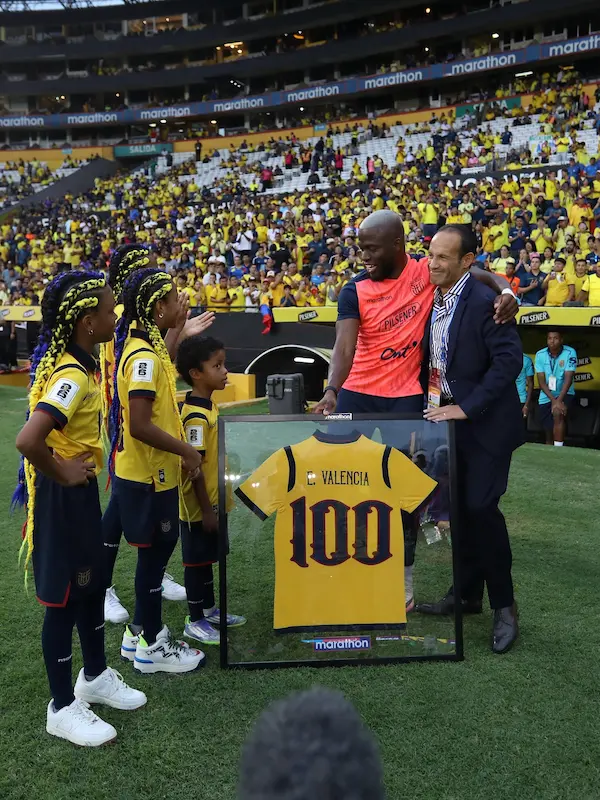 Homenaje a Enner Valencia.