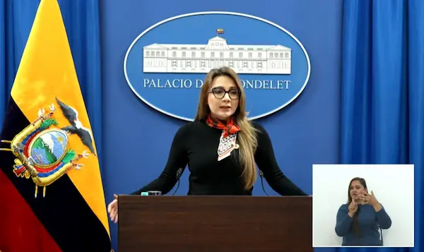 IESS: Afiliados podrán denunciar corrupción mediante WhatsApp