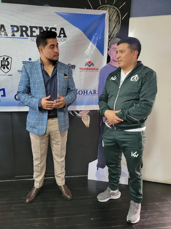 Alejandro Lalama y Fernando Lluashco intercambiaron criterios para trabajar por la colectividad.