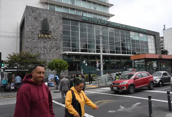 Ley de Fortalecimiento Crediticio: las claves de la reforma de Noboa al IESS y Biess