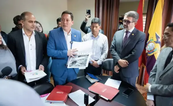 Loma Larga: Alcalde y Prefecto exigen al Gobierno frenar la minería en Quimsacocha