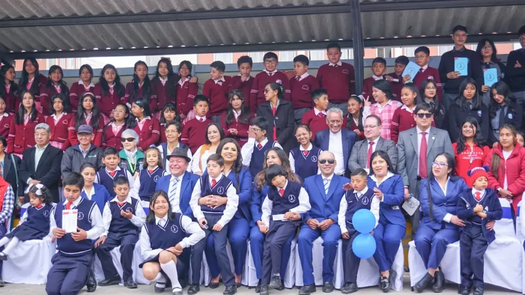 Unidad Educativa Luis Benavides abre año lectivo 2025-2026