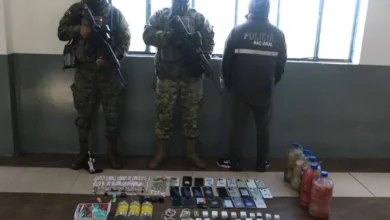 Militares decomisan drogas y armas en cárcel de Cotopaxi.