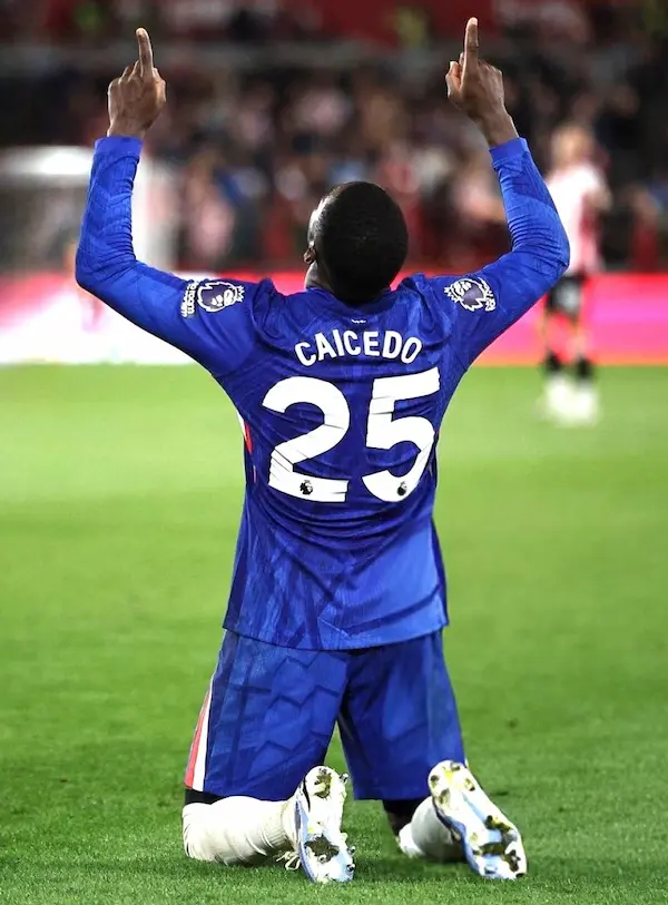 Moisés Caicedo en la Premier League.