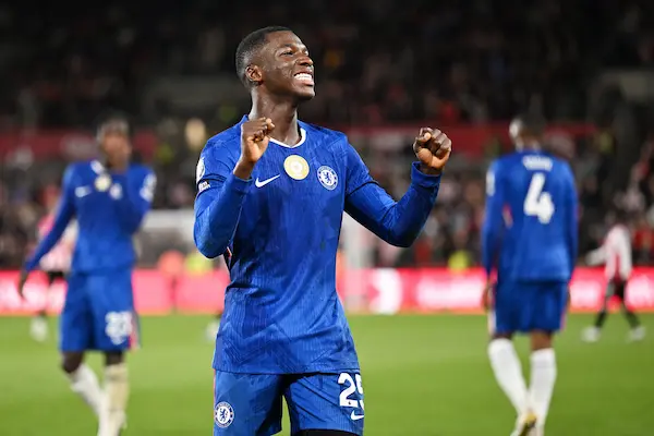 Moisés Caicedo debuta en la Champions League con el Chelsea.