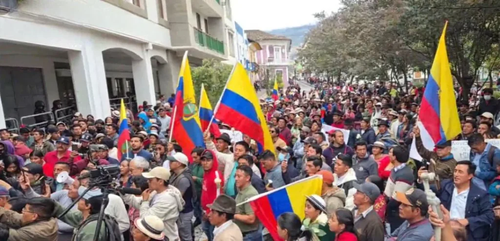 Movimiento indígena de Bolívar marcha contra el alza del diésel.