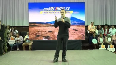 Noboa desafía a la oposición: reparte USD 350 millones en créditos y acusa a dirigentes