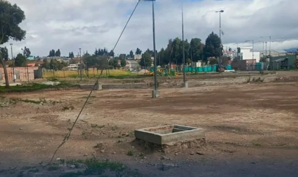 Trabajos en el parque de Saquisilí en Cotopaxi suspendidos.