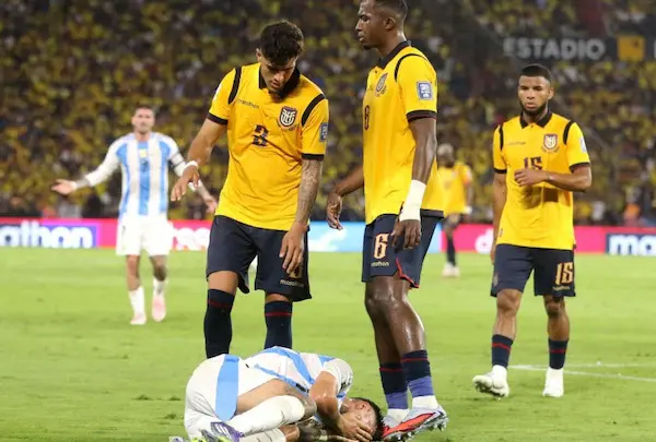 Piero Hincapié con la selección ecuatoriana.