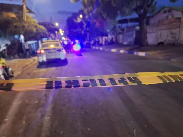 Sicarios irrumpen en velorio y matan a novia del fallecido