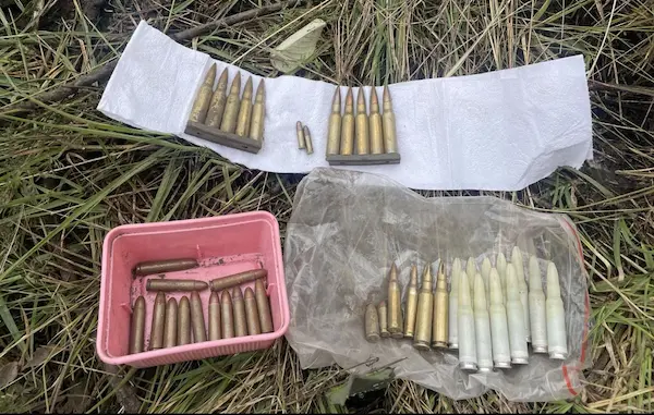 Ejército Ecuatoriano halla minas antipersonales y municiones ocultas