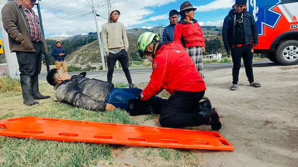 El hombre herido fue trasladado de urgencia al Hospital Básico de Guamote, para descartar cualquier inconveniente posterior