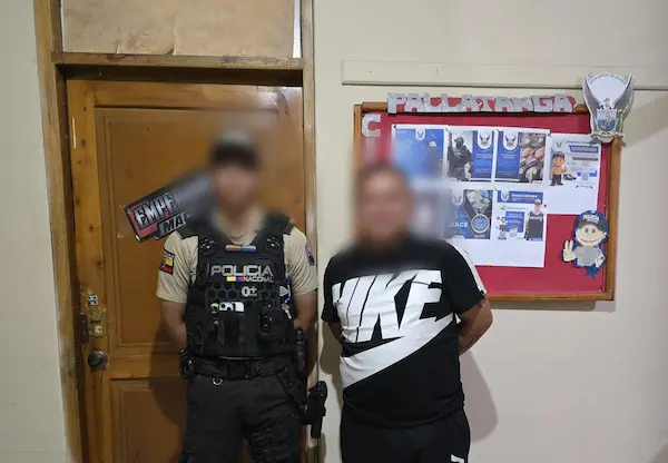 Hombre detenido con arma en Pallatanga mientras bebía