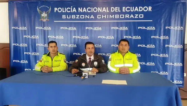 En rueda de prensa, el apitán Guido Fernando López Murillo, jefe de la Policía Judicial de Chimborazo (PJ-Ch), dio a conocer sobre el operativo ejecutado