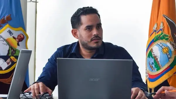 Hugo Obando se identificaba como emprendedor y activista social. Fue electo concejal para el periodo 2023-2027.