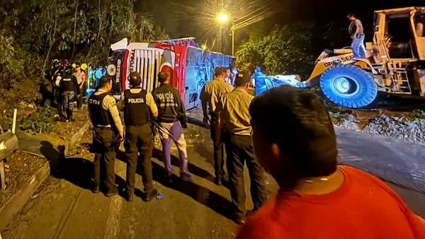 5 muertos y 19 heridos en fatal accidente de tránsito