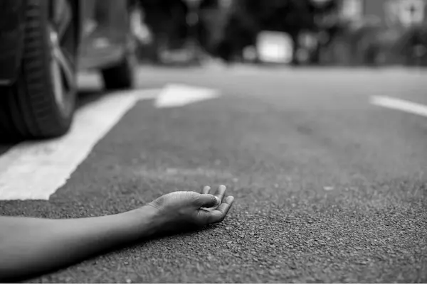Padre y hermano de novia matan a puñaladas a un hombre